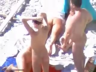 Sauļošanās pludmale sluts būt daži pusaudze grupa x nominālā saspraude jautrība