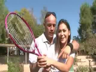 Kietas nešvankus klipas į as tenis teismas