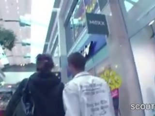 Trẻ séc thiếu niên fucked lược trong mall vì tiền qua 2 đức chàng trai